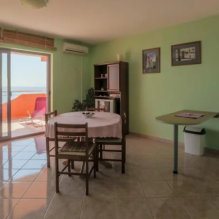 Rino Appartement Dramalj